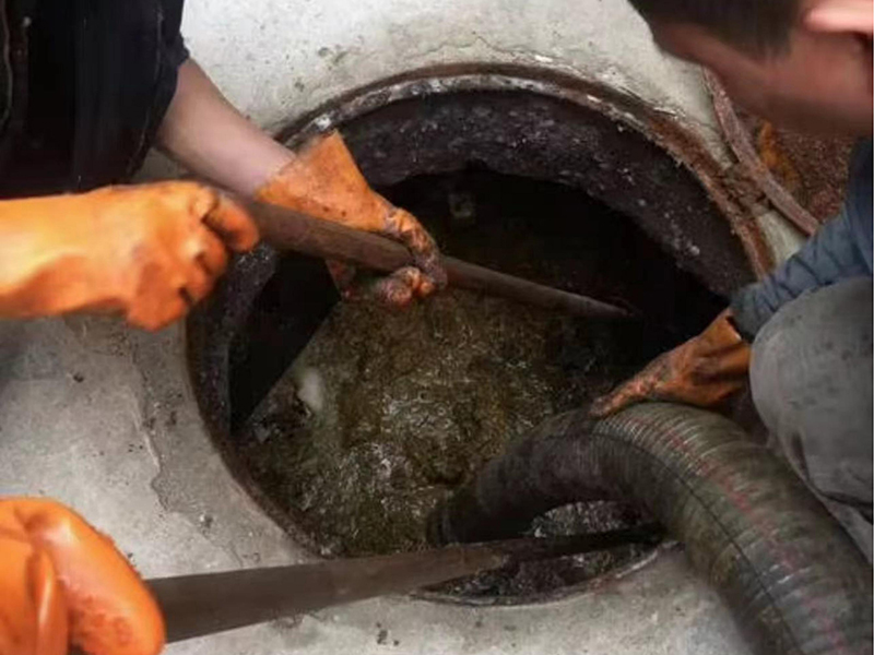 南昌清理化糞池時如何避免沼氣的危害？